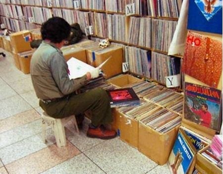 crate_digging - rock vinyl revival